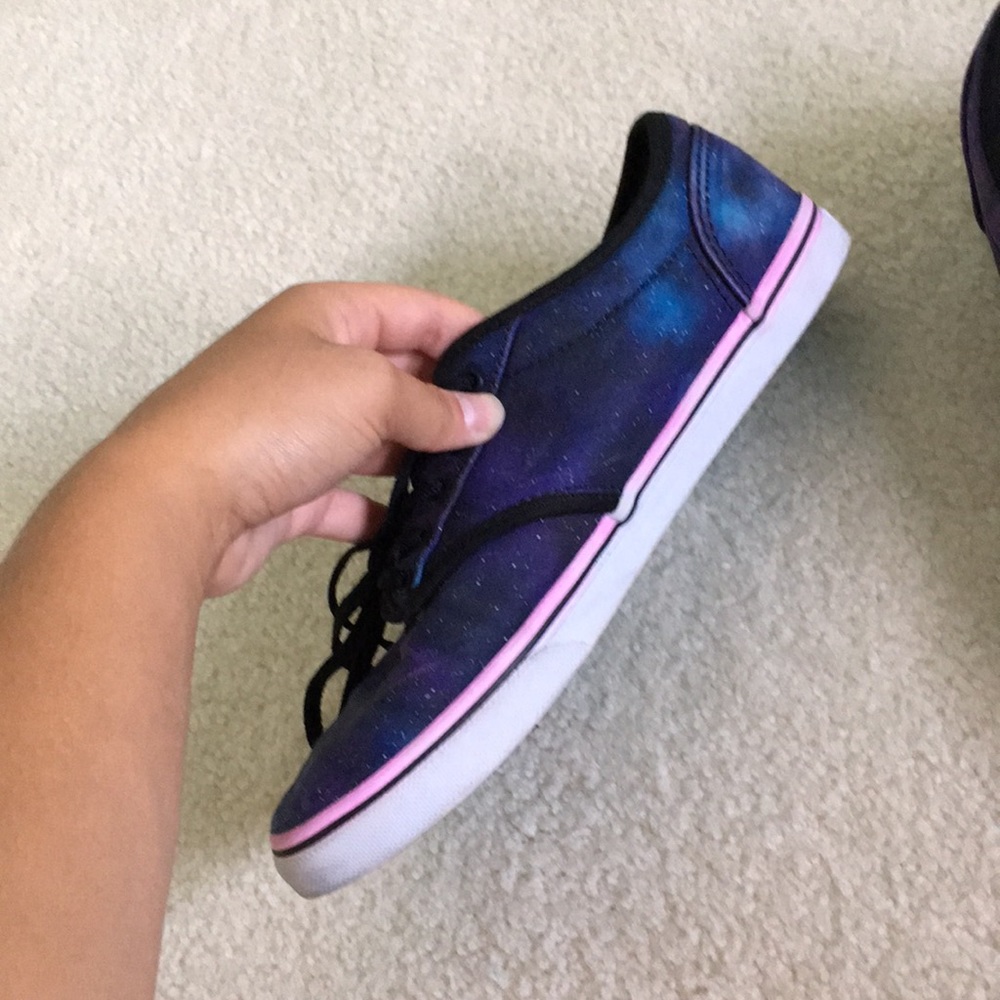 vans - Picture 2 of 5